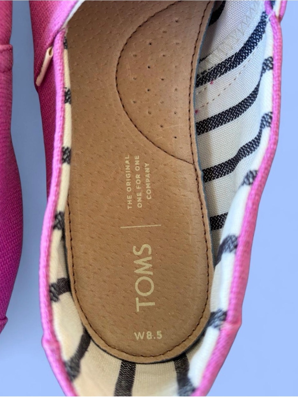 TOMS Women Pink Canvas Slip-On Moccasins - Picture 4 of 5